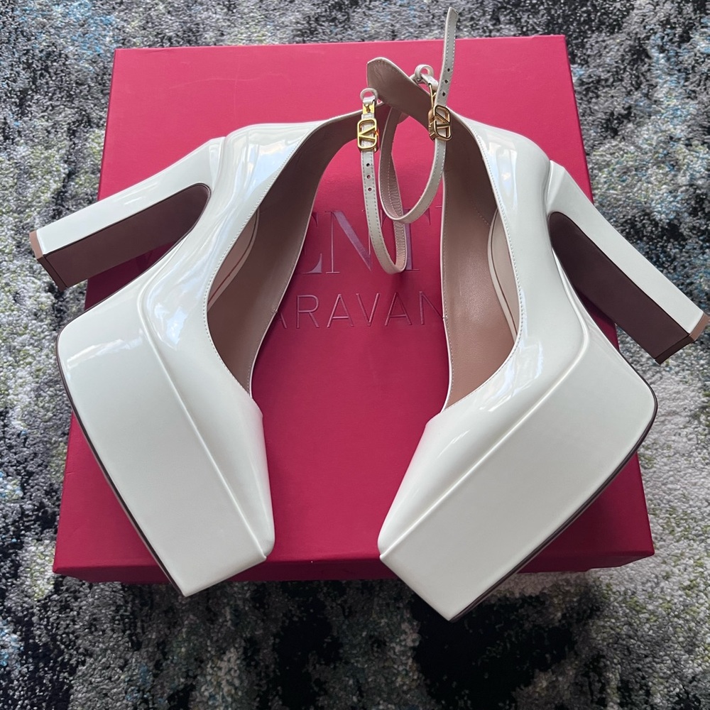 Valentino Garavani pumps